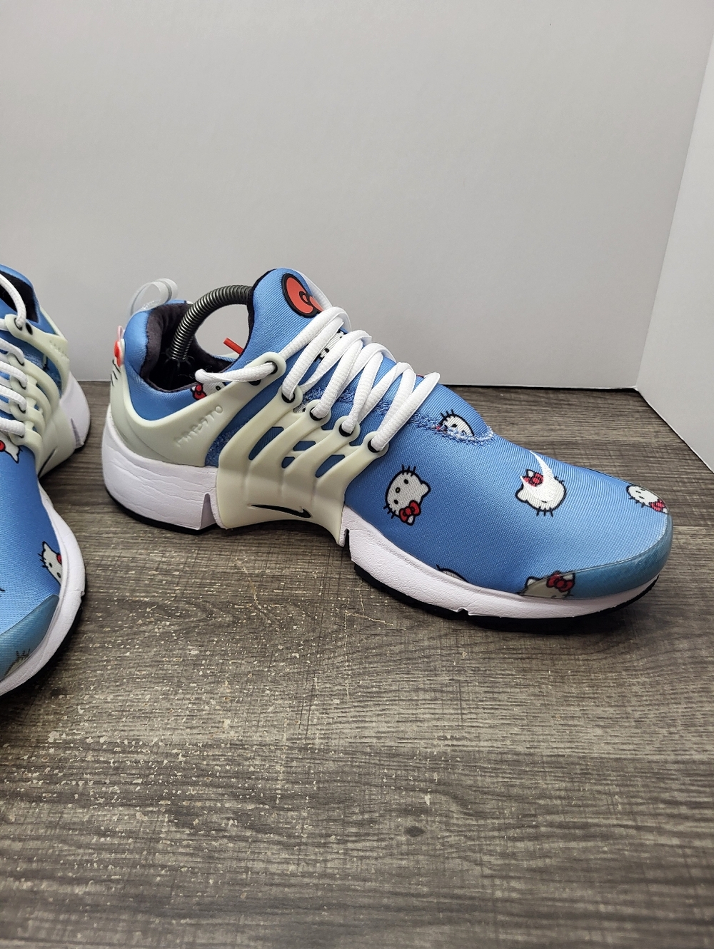 Nike Hello Kitty Air Presto QS University Blue DV3770-400 Men's Size 10 Shoes - Picture 3 of 10